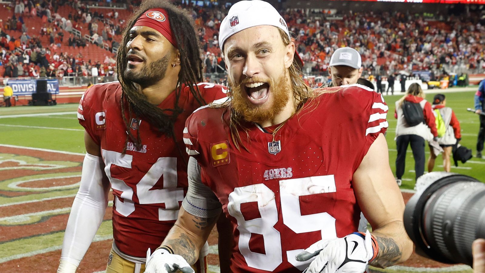 <strong>Platz 20: San Francisco 49ers&nbsp;</strong><br>Wohl bei keiner Fanbase in der NFL sind so viele Tränen geflossen wie bei den San Francisco 49ers in dieser Free Agency. Deebo Samuel, Jaylon Moore, Aaron Banks, Talanoa Hufanga, Charvarius Ward, Dre Greenlaw, Javon Hargrave – die Liste der Verluste ist ewig lang. Im Draft wurde vor allem die Defense adressiert. Das könnte Brock Purdy und Co. 2025 Probleme bereiten.