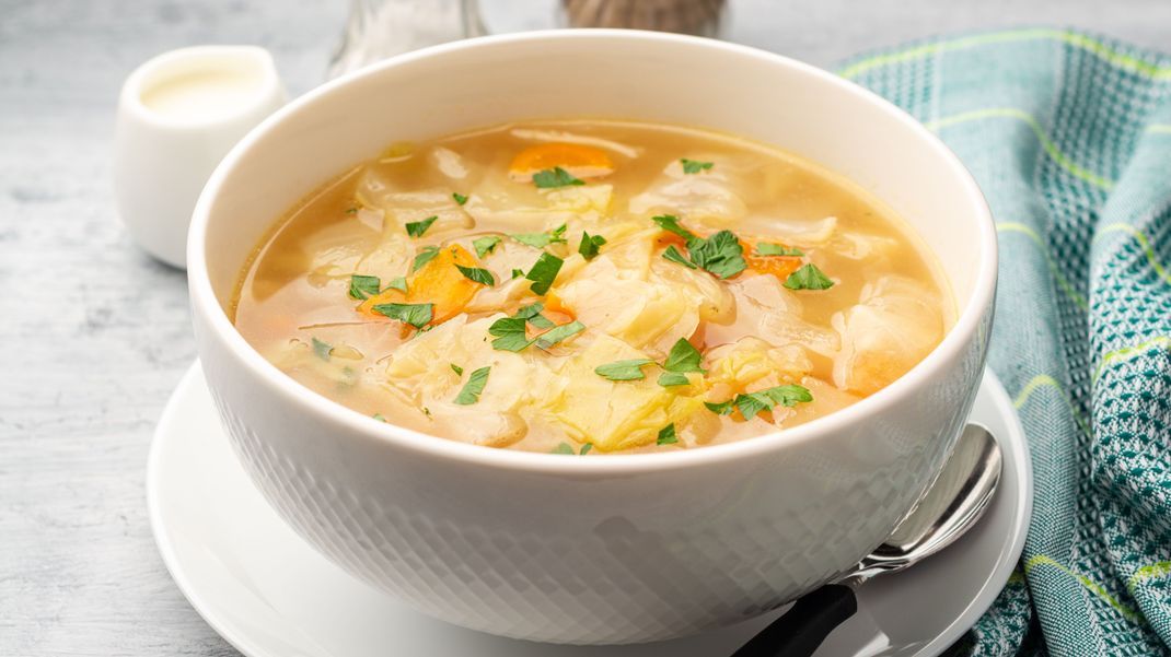 Auch Kohl kann mit dieser Suppe wahnsinnig gut schmecken.