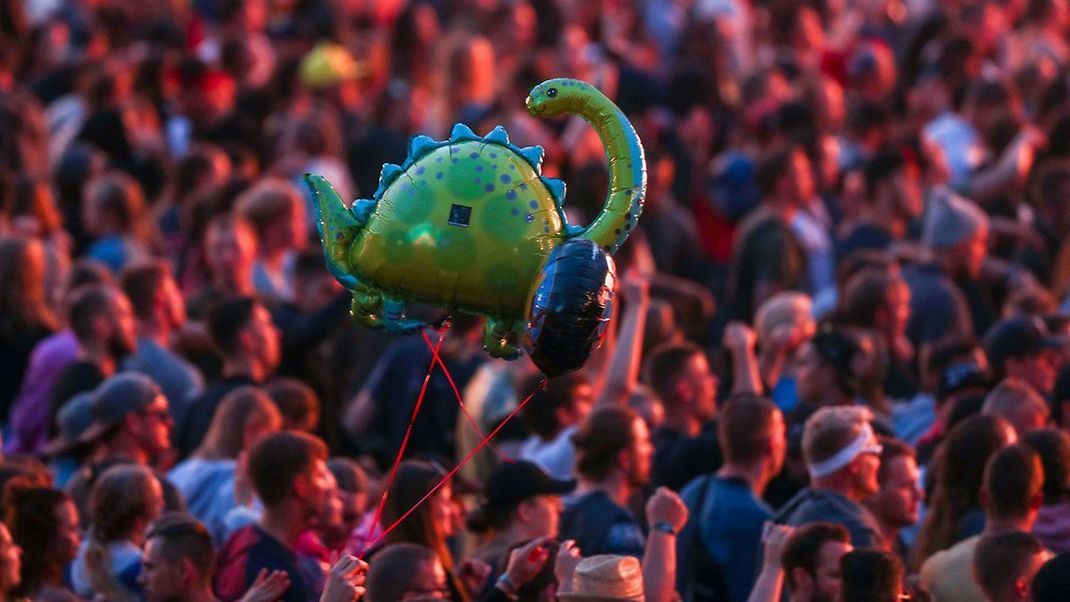 Eine einzigartige Reise! Mit rund 800 Festivalbesuchern startete das Airbeat One in den ersten Jahren – mittlerweile zählt das Festival rund 65.000 Elektro-Musik-Begeisterte.