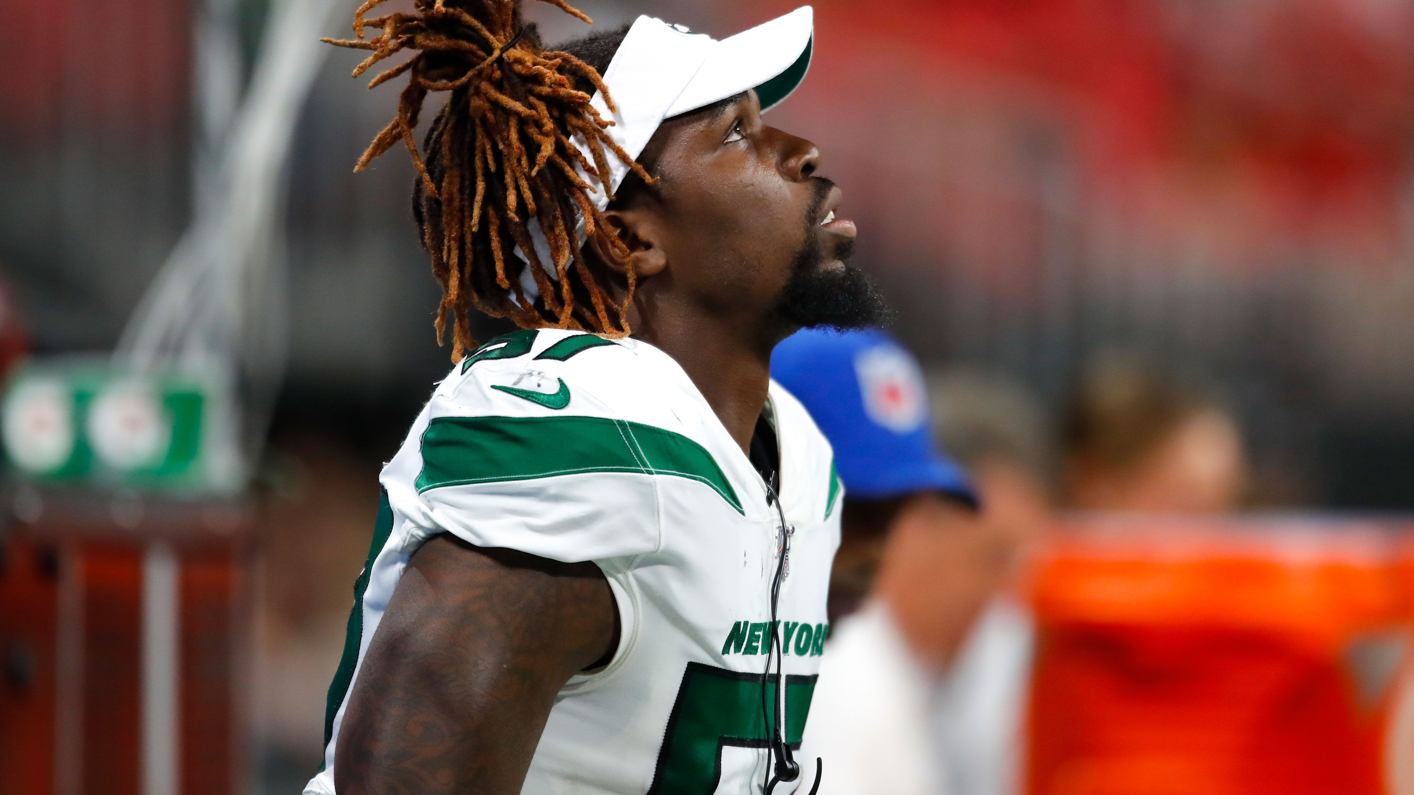 
                <strong>Linebacker: C.J. Mosley (New York Jets)</strong><br>
                Die New York Jets holten C.J. Mosley 2019 von den Baltimore Ravens und gaben ihm einen Fünfjahresvertrag im Wert von 85 Millionen US-Dollar. Seitdem verpasste Mosley 30 von 32 möglichen Spielen aufgrund von Verletzungen und der Corona-Pandemie. Im Schnitt bekommt Mosley rund 17 Millionen US-Dollar pro Jahr.
              