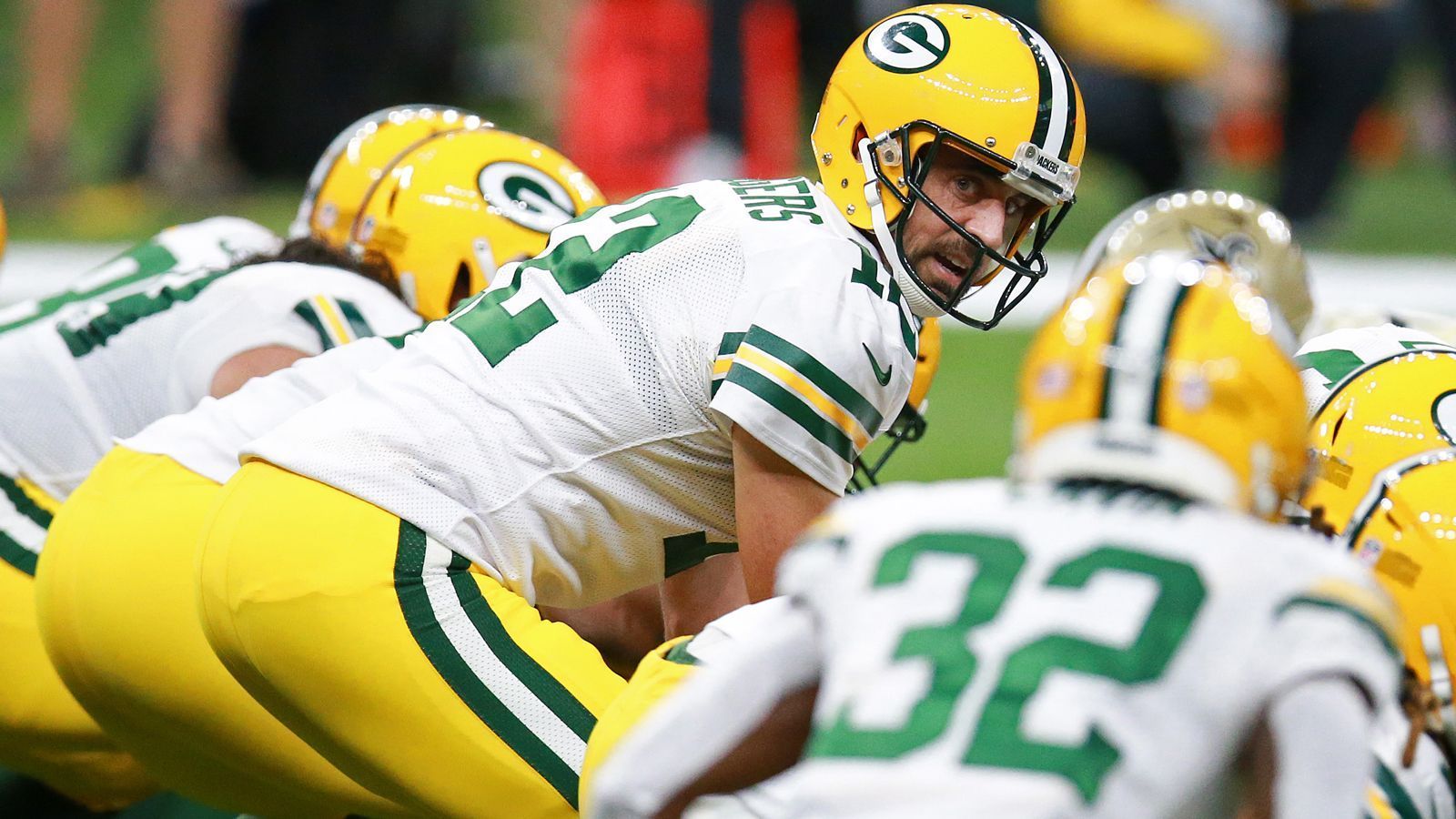 
                <strong>Week 3: Ballsichere, explosive Packers</strong><br>
                Bestmarke für die Green Bay Packers: Das Team und Aaron Rodgers ist das erste der NFL-Geschichte, das an den ersten drei Spieltagen jeweils 35 Punkte oder mehr erzielt und dabei nicht einen einzigen Turnover produziert. Explosiv und ballsicher - so sind die Packers nur schwer zu schlagen.
              