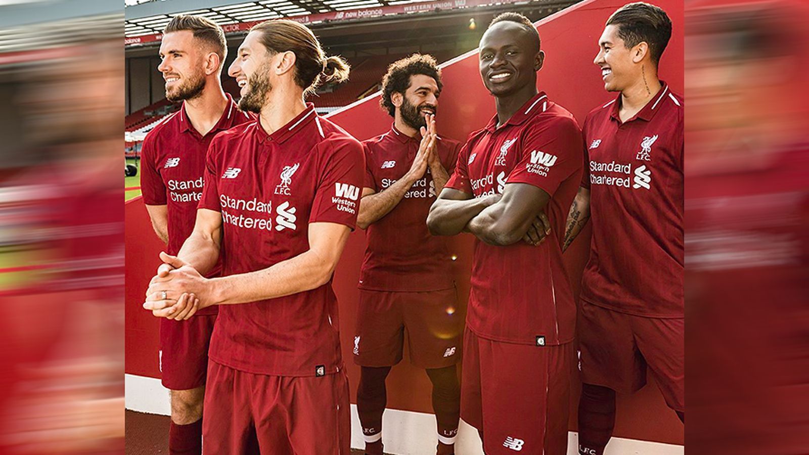 
                <strong>FC Liverpool Heimtrikot</strong><br>
                An der heimischen Anfield Road wird der Champions-League-Finalist auch in der neuen Spielzeit traditionell in rot auflaufen - wie passend für ein Team, das auch die "Reds" genannt wird. Neu ist vor allem der Polo-Kragen. Auch die einzelnen Elemente sind leicht verändert. 2018/19 werden sie in weiß auf dem Trikot erscheinen. Aktuell ist das Logo noch in Golden auf dem Jersey präsent.
              