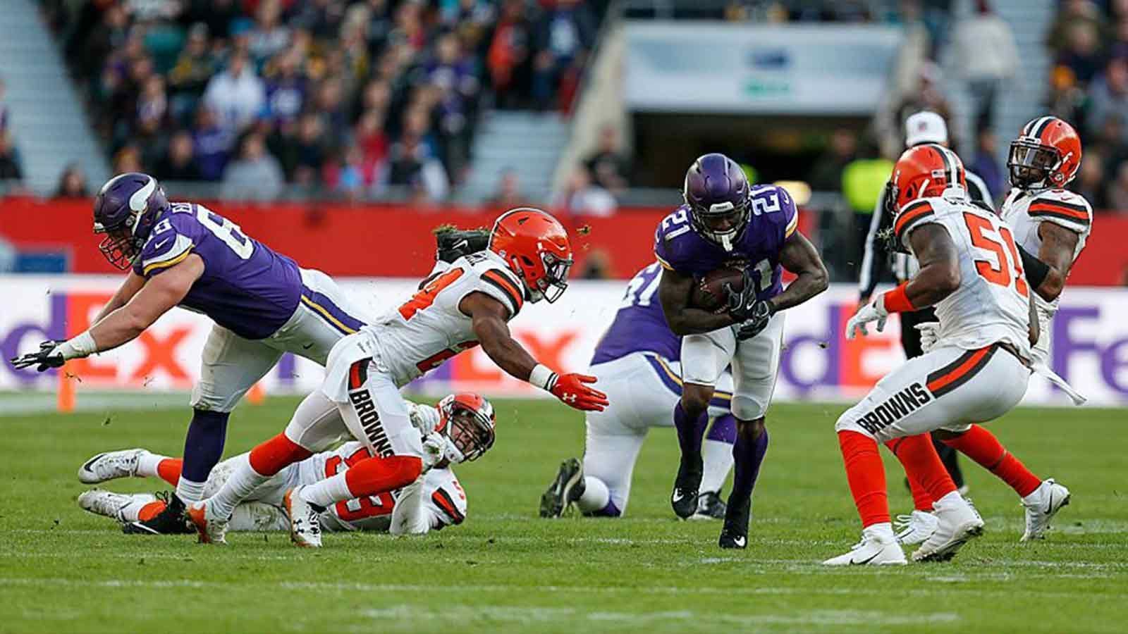 <strong>2017 in London: Cleveland Browns vs. Minnesota Vikings</strong><br>
                Im letzten London Game der Saison 2017 setzten die Cleveland Browns ihre Pleitenserie unbeirrt fort und unterlagen den Minnesota Vikings mit 16:33. Für die Franchise aus Ohio war es die achte Niederlage im achten Spiel. Dagegen verließen die Vikings den Platz zum vierten Mal nacheinander als Sieger.
