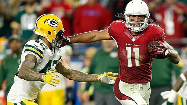 
                <strong>Larry Fitzgerald</strong><br>
                Für die Cardinals spricht, dass sie die wertigeren Offensivspieler haben. Die Wide Receiver Larry Fitzgerald (r.) und Michael Floyd sind stark. David Johnson ist ein guter Running Back, der auch als Receiver angespielt werden kann. Aber letztlich hängt es von Palmer ab, der sich gegen die bockstarke Panthers-Defense verbessern muss.
              