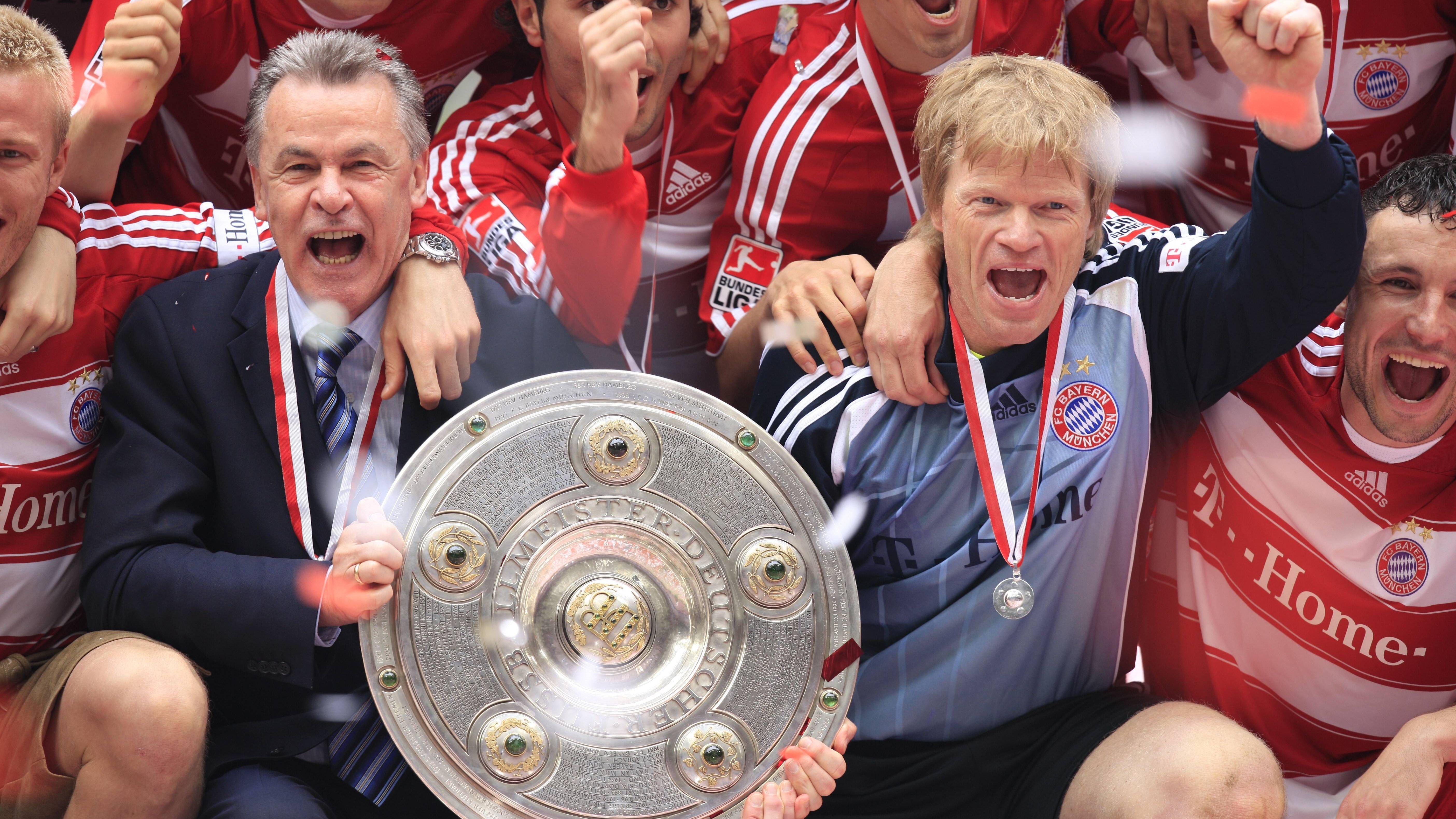 <strong>Ottmar Hitzfeld (Bayern München)</strong><br>Die Führung gaben sie auch nicht mehr her. Unter dem scheidenden Trainer verloren die Bayern nur ein einziges Spiel. Zum Abschied holte Hitzfeld neben der Meisterschaft auch noch den DFB-Pokal. Im Sommer heuerte er dann als Nationaltrainer der Schweiz an.