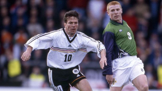 
                <strong>Der ewige Matthäus</strong><br>
                Der ewige Matthäus: Bis zur EM 2016 ging der Titel des ältesten EM-Spielers an Lothar Matthäus. Der Weltmeister von 1990 stand bei der EM 2000 im Alter von 39 Jahren und 91 Tagen auf dem Platz. Mit der Teilnahme Ungarns wird der Ex-Bayer allerdings von ...
              