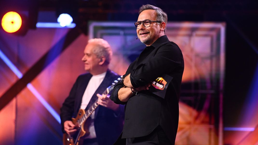 Matthias Opdenhövel präsentiert das Finale von "The Tribute - Die Show der Musiklegenden" in SAT.1.