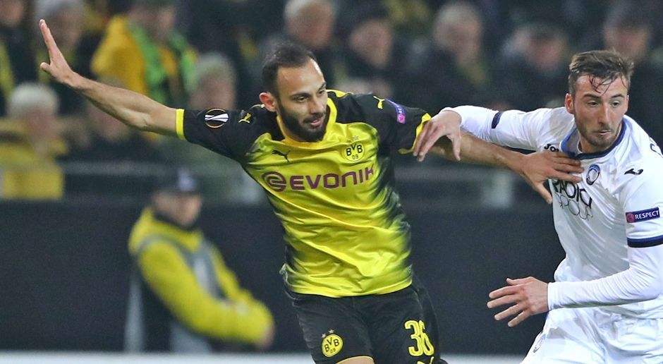 
                <strong>Ömer Toprak</strong><br>
                Der hellste Stern am Aufbauspiel-Himmel wird Toprak nicht mehr. Beim Grätschen fühlt er sich wohler: Hat Glück, dass sein gestrecktes Bein in Minute 20 nicht zu Gelb führt - auch wenn er den Ball trifft. Hat noch mehr Glück, als es keinen Elfer gibt, als in der zweiten Hälfte Ilicic im Strafraum am Bein trifft. Läuft beim zweiten Dortmunder Gegentor nur hinterher.ran-Note: 4
              