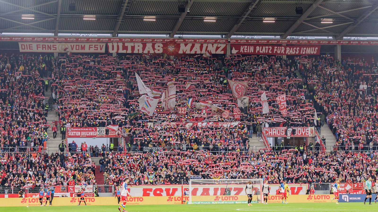 
                <strong>MEWA Arena (FSV Mainz 05)</strong><br>
                der beste Name laut ChatGPT: "Karnevalsarena"
              