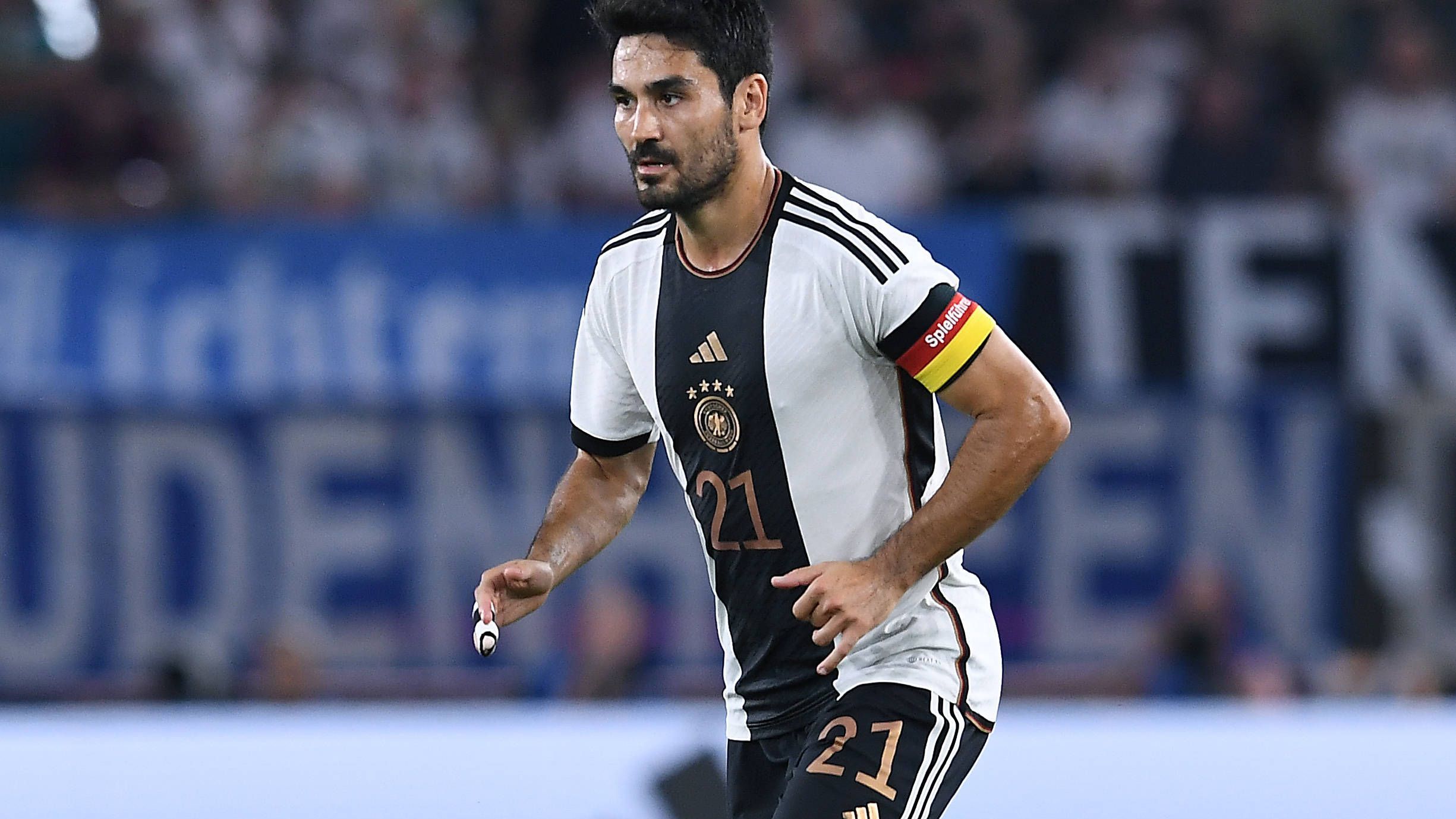 <strong>Ilkay Gündogan (FC Barcelona)</strong><br>Der neue Kapitän leitet den Ausgleich mit einem geschickten Pass zu Wirtz ein. Ansonsten viel zu selten in Ballbesitz, weil das statische Aufbauspiel das Spielgerät zu selten zu ihm spült. Kann so seine Stärken kaum ausspielen und bleibt über weite Strecken ein Mitläufer. <strong>ran-Note: 4</strong>