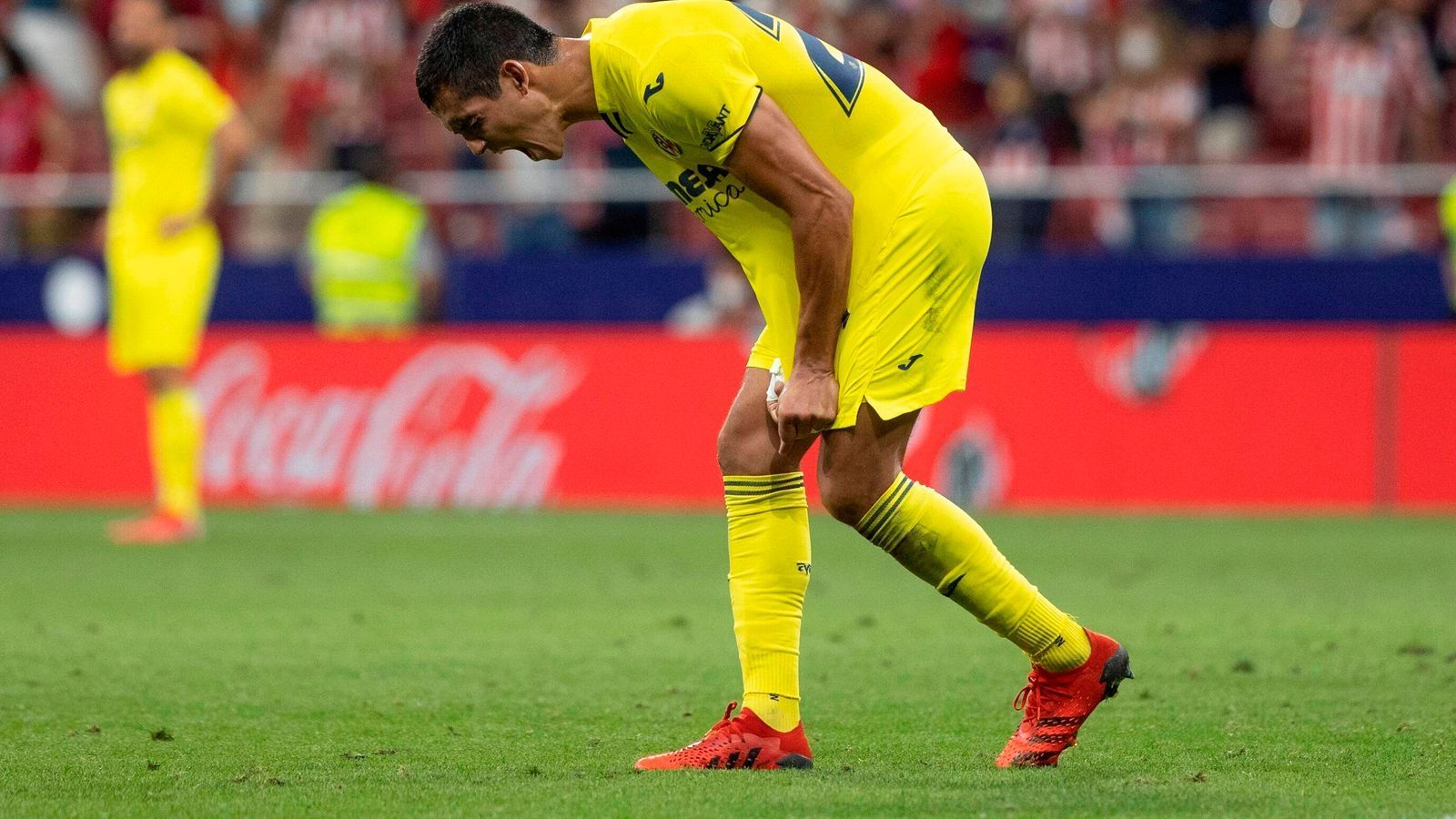 
                <strong>FC Villarreal: 4 Spiele, 4 Punkte, 2:2 Tore, Platz 14</strong><br>
                Das "Gelbe U-Boot" geht in der Liga auf Tauchstation. Denn der FC Villarreal avanciert zum Meister der Unentschieden. Alle vier Ligaspiele endeten Remis. Auch in der Champions League gab es zum Auftakt ein 2:2 gegen Atalanta Bergamo. Nur im UEFA Super Cup gegen Chelsea war im Elfmeterschießen ein Remis schlicht nicht machbar. In der Liga aber hätte es für den amtierenden Europa-League-Sieger schon ein bisschen mehr sein dürfen: Mit Espanyol Barcelona und Mallorca waren zwei Aufsteiger unter den Gegnern. Einer der Gründe für den Stotterstart: Goalgetter Gerard Moreno ist nach dem langen Fußballsommer inklusive EM noch auf der Suche nach der Form der vergangenen Saison. Den 29-Jährigen plagen zudem immer wieder muskuläre Probleme.
              