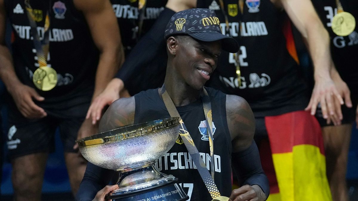 Nächste Ehre für Dennis Theis