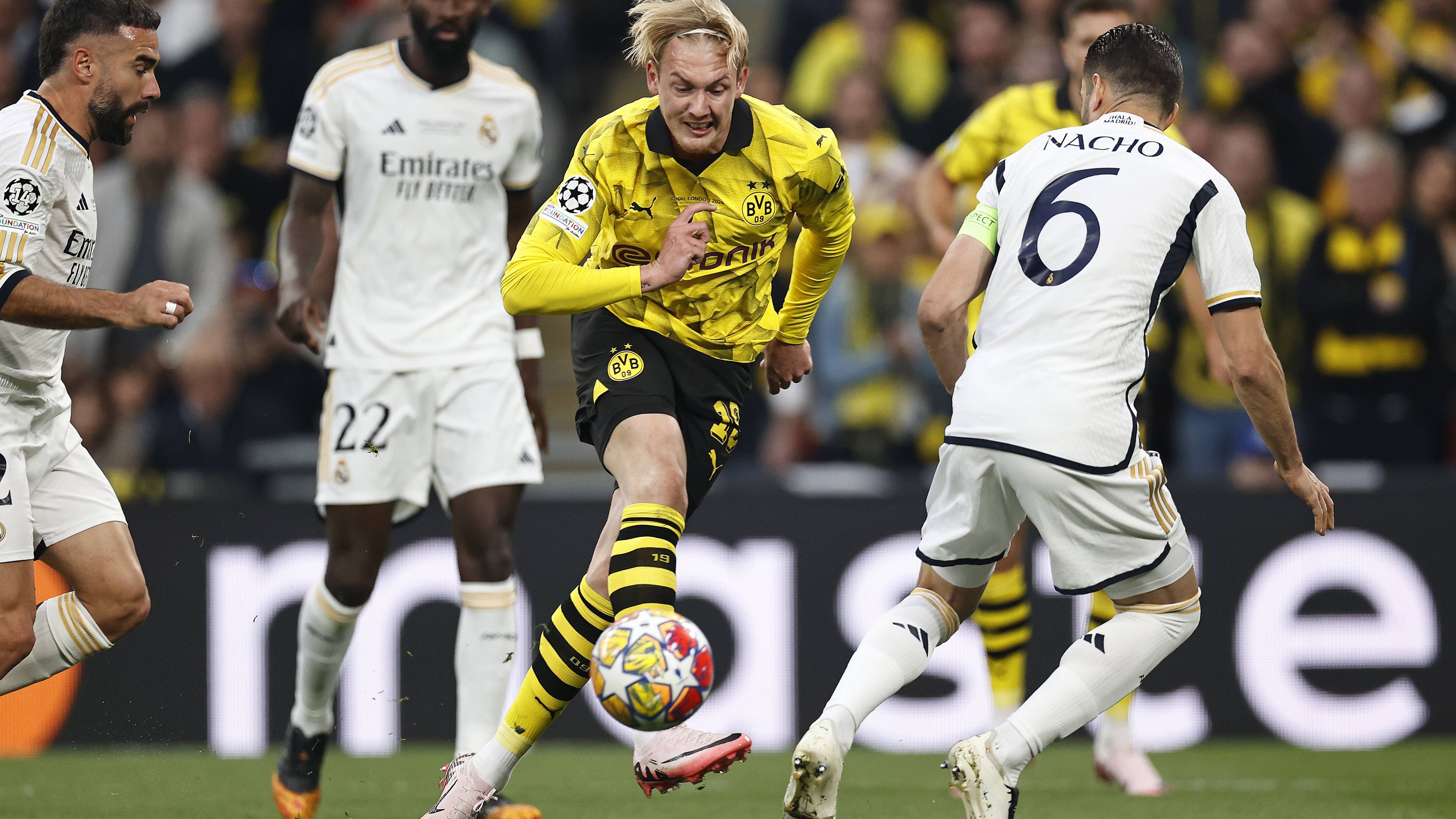 <strong>Julian Brandt (Borussia Dortmund)</strong><br>Wie immer mit großem Laufpensum und sehr ballsicher. Schießt zwar bei der ersten BVB-Chance aus guter Position neben das Tor (14.), leitet danach aber zahlreiche Offensivaktionen hervorragend ein. In der zweiten Halbzeit mit mehr Fehlpässen, zudem bleiben seine Ecken ungefährlich. Muss nach 81 Minuten sichtlich ermattet für Haller Platz machen. <strong><em>ran</em></strong><strong>-Note: 3</strong>