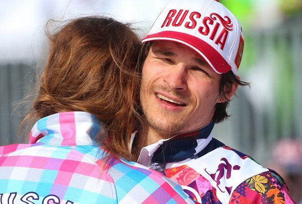 
                <strong>Snowboard, Parallel-Slalom, Herren: Gold - Vic Wild - Russland</strong><br>
                Nach seinem Erfolg im Parallel-Riesenslalom triumphiert Vic Wild auch im Parallel-Slalom der Snowboarder. In den Finalläufen zeigt der gebürtige US-Amerikaner seine ganze Klasse
              