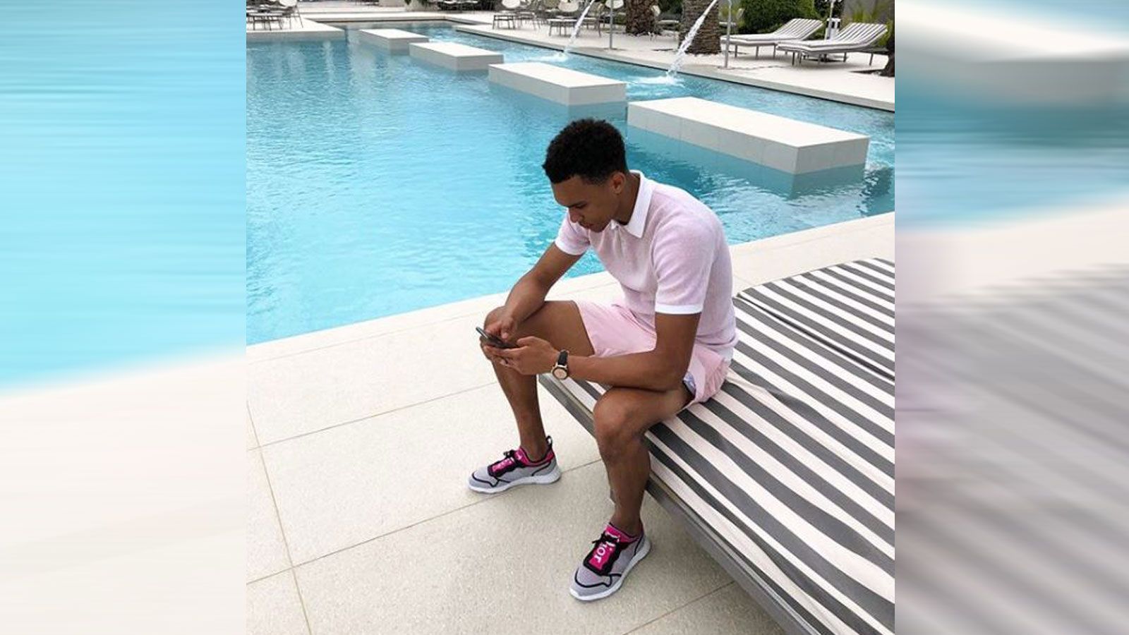 
                <strong>Trent Alexander-Arnold</strong><br>
                Nach seinem Ecken-Trick zum 4:0 gegen den FC Barcelona im Halbfinal-Rückspiel der Champions League gönnte sich der Rechtsverteidiger eine kurze Auszeit in St. Tropez.
              