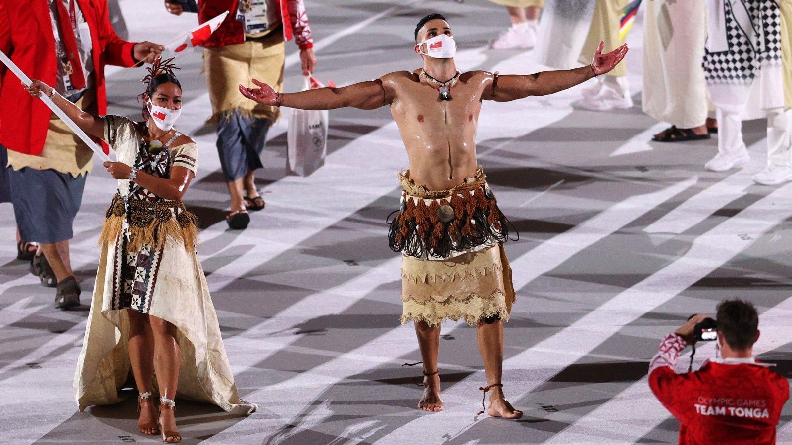 Tonga Mann Taufatofua Beeindruckt Bei Olympia Mit Eingeöltem Body