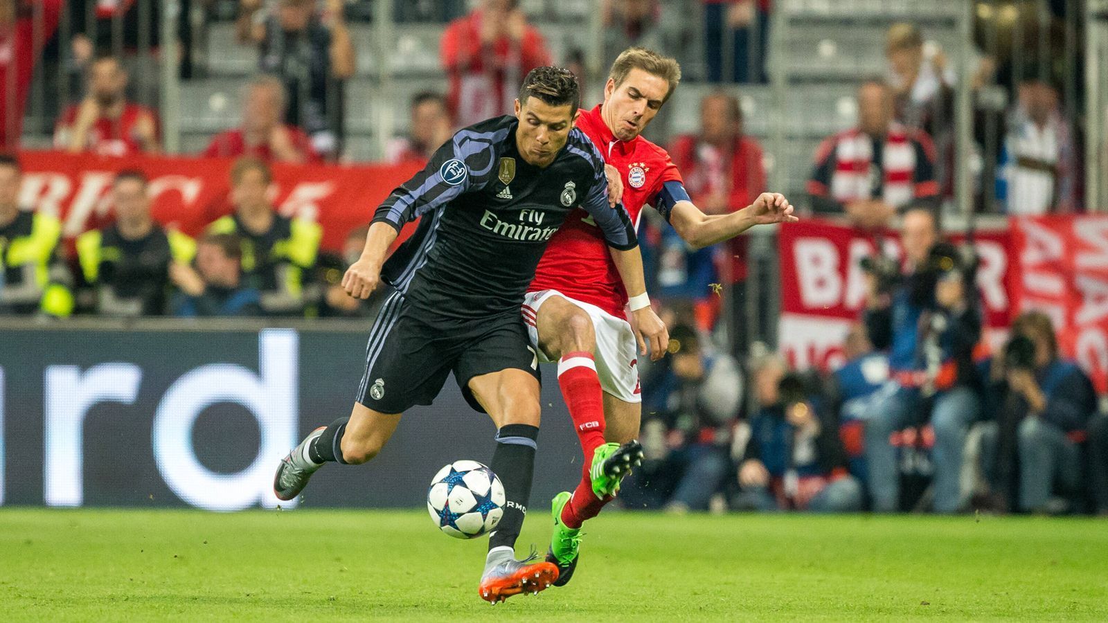 
                <strong>2016/17: Bayern München - Real Madrid</strong><br>
                Hinspiel: Bayern München - Real Madrid 1:2 -Rückspiel: Real Madrid - Bayern München 4:2 n.V.
              