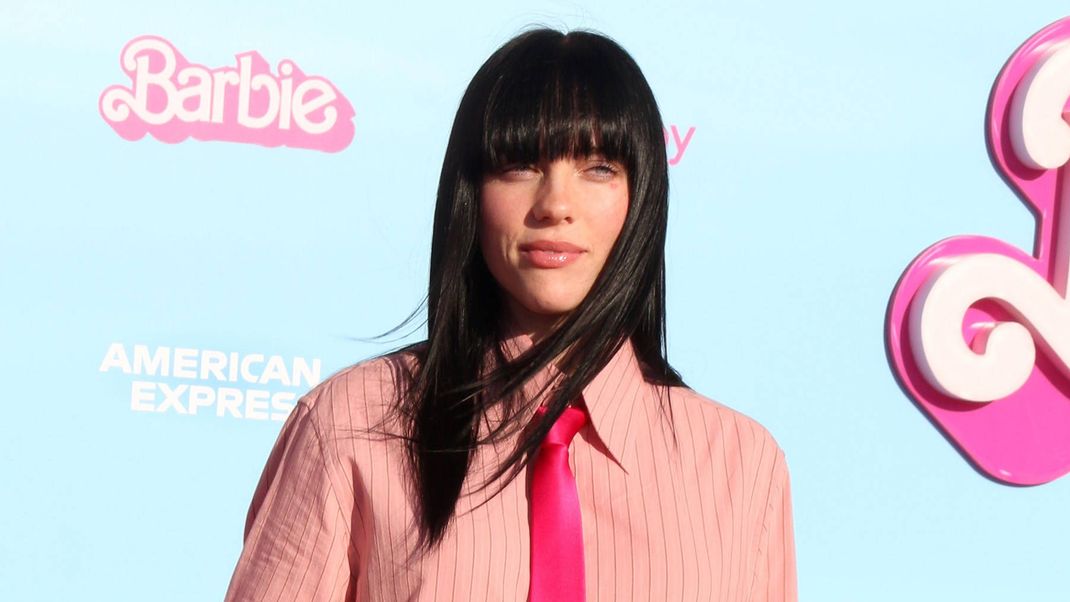 Hier zeigte sich Billie Eilish Anfang Juli bei der "Barbie"-Weltpremiere. Die Sängerin trauert jedoch aktuell um ihre Hündin Pepper.