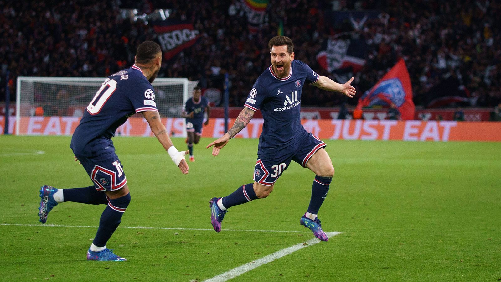 
                <strong>Platz 2: Lionel Messi</strong><br>
                Paris Saint-Germain | Angriff | 34 Jahre | Vorjahresposition: 2
              