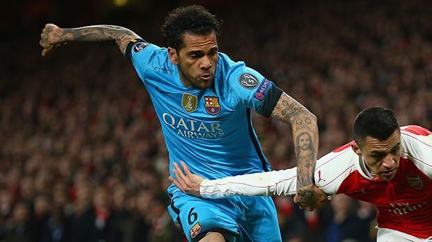 
                <strong>Dani Alves</strong><br>
                Dani Alves: Schaltete sich wie gewohnt häufig ins Offensiv-Spiel ein und initiierte fast alle Angriffe der Katalanen. Der Brasilianer brachte aber seine Flanken nur selten an den Mann. ran.de-Note: 3+
              