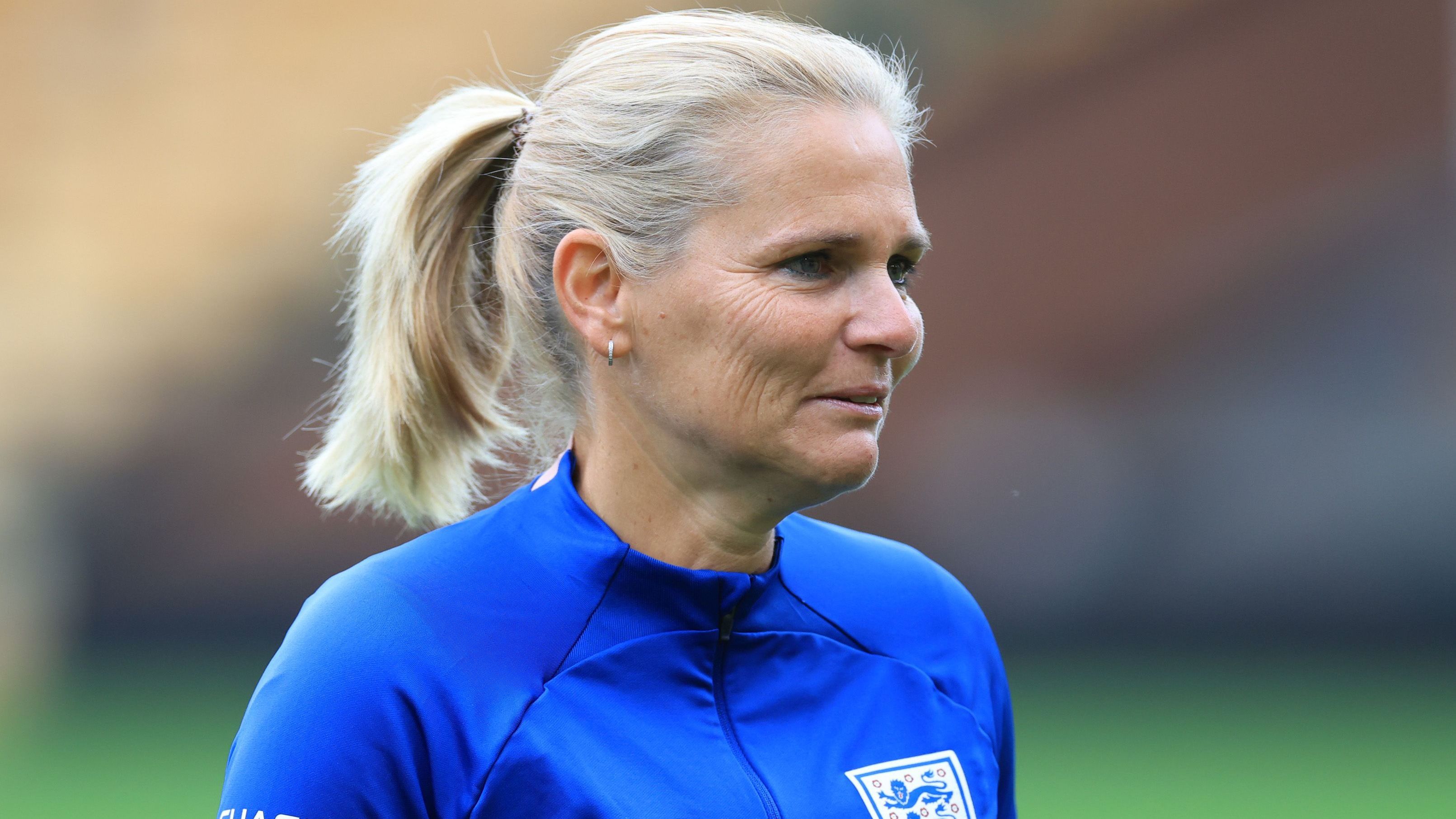 <strong>Sarina Wiegman (Frauen-Nationaltrainerin von England)</strong><br>Oder sorgt der englische Verband für ein Novum und betraut eine Frau mit dem höchsten Amt im nationalen Männer-Fußball? Die aktuelle Frauen-Nationaltrainerin Sarina Wiegman wird bereits als mögliche Southgate-Erbin genannt. Mit den "Three Lionesses" erreichte sie im vergangenen Jahr das WM-Finale und gewann 2022 den EM-Titel.