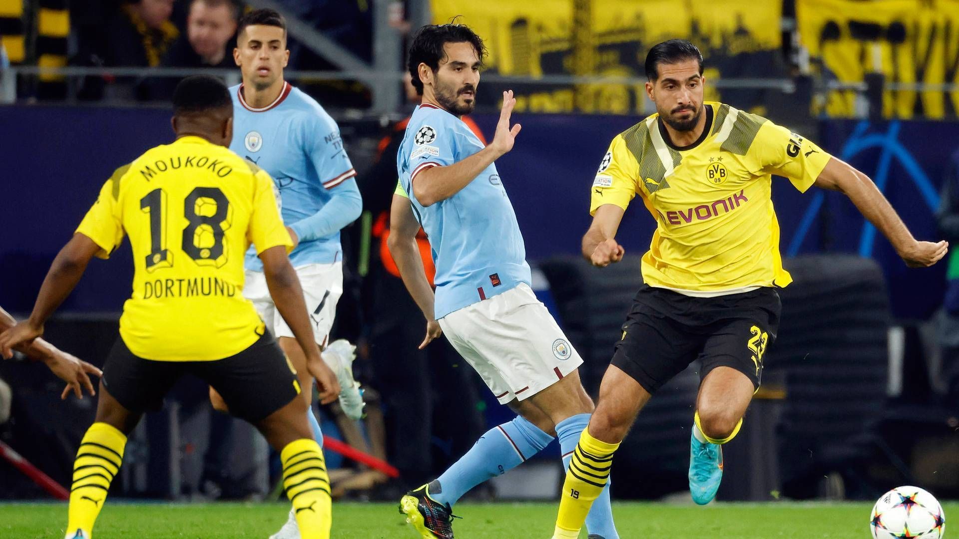 
                <strong>Gündogan bestätigt BVB-Kontakt</strong><br>
                Auf einer Pressekonferenz vor dem Länderspiel des DFB gegen Kolumbien hat Ilkay Gündogan den Kontakt zu Borussia Dortmund bestätigt, eine Rückkehr zu den Schwarz-Gelben aber so gut wie ausgeschlossen. Es habe Gespräche zwischen seinem Berater und Sportdirektor Sebastian Kehl gegeben und er selbst habe auch immer noch eine "sehr starke Verbindung zum BVB", aber ein Comeback halte der deutsche Nationalspieler für unwahrscheinlich. Den Grund dafür nannte er gleich selbst: "Es war kein großes Thema für mich, in die Bundesliga zurückzukehren", so Gündogan weiter. Der 32-Jährige bestätigte damit indirekt einen Bericht der "Bild", wonach die Hoffnungen auf einen Wechsel bei den Verantwortlichen im Verein schwinden sollen. Wo er in Zukunft spielen wird, steht noch nicht fest: "Eine Entscheidung gibt es noch nicht, es laufen nach wie vor Gespräche im Hintergrund."
              