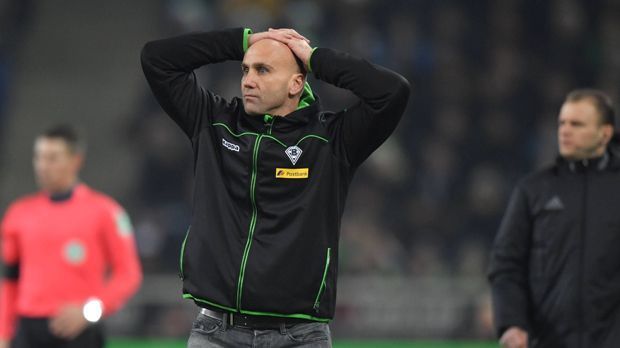 
                <strong>Andre Schubert (Borussia Mönchengladbach, entlassen am 21. Dezember)</strong><br>
                Nur ein Sieg aus den vergangenen elf Spielen war zu wenig. Borussia Mönchengladbach hat Andre Schubert nach 15 Monaten entlassen. "Wir haben in den vergangenen Tagen viele Gespräche geführt und unsere sportliche Entwicklung analysiert und diskutiert und sind gemeinsam mit Andre zu dem Ergebnis gekommen, dass es für beide Seiten besser ist, unsere Zusammenarbeit jetzt zu beenden", sagte Borussias Sportdirektor Max Eberl. Gladbach hatte sich unter Schubert in der Vorsaison für die Champions League qualifiziert, war aber nach einem passablen Saisonstart bis auf Platz 14 abgestürzt. Einen Nachfolger präsentierte die Borussia bereits...
              