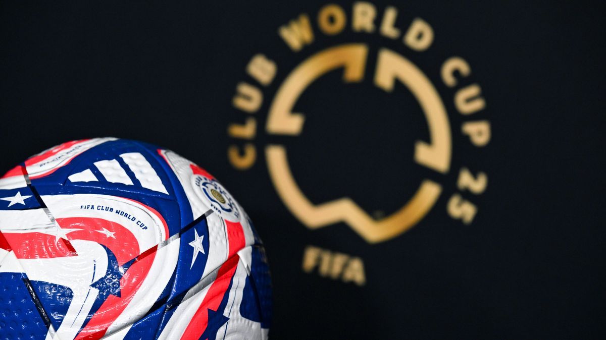 Fußball, FIFA-Klub-Weltmeisterschaft, offizieller Spielball präsentiert FIFA Club World Cup 2025 Official Match Ball Photo Shoot ZURICH, SWITZERLAND - JANUARY 29: A detailed view of the FIFA Club W...