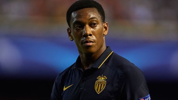 
                <strong>Stürmer: Anthony Martial</strong><br>
                Stürmer: Anthony Martial. Der 19-jährige Stürmer ist der teuerste U20-Transfer aller Zeiten. Ungefähr 50 Millionen Euro plus mögliche Nachzahlungen ist der Franzose Manchester United wert. Abgebender Klub ist der AS Monaco.
              