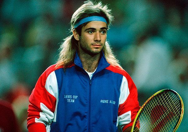 
                <strong>Andre Agassi anno 1989</strong><br>
                Andre Kirk Agassi wurde am 29. April 1970 in Las Vegas geboren. Seine Profikarriere startete das Tennis-As im Jahre 1986. Am Anfang seiner Karriere wirkte Agassi mit seiner Löwenmähne eher wie ein Hardrocker aus der 80's-Ära. 
              