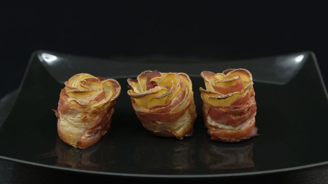 Kartoffeln mal anders: Wir zeigen dir, wie du ganz einfach die Kartoffel-Bacon-Rosen zubereitest.
