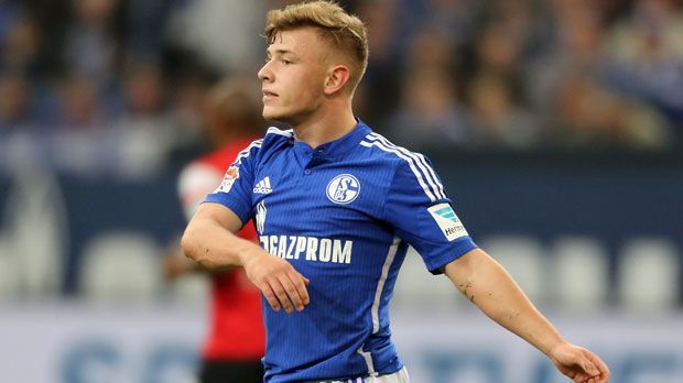 
                <strong>Max Meyer (FC Schalke 04)</strong><br>
                Max Meyer: Der Abgang von Julian Draxler nach Wolfsburg rückt nun auch Schalkes Eigengewächs Meyer mehr in den Mittelpunkt. Beim neuen Trainer Andre Breitenreiter steht der 19-Jährige hoch im Kurs. Unter dessen Vorgänger Roberto Di Matteo war er hingegen ziemlich außen vor.
              