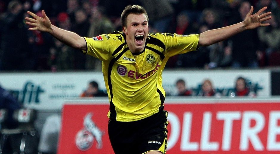 
                <strong>Kevin Großkreutz</strong><br>
                Kevin Großkreutz (28): Am 01.07.2009 nach sieben Jahren zum BVB zurückgekehrt. Debüt für die deutsche Nationalmannschaft am 13.05.2010 im Testspiel gegen Malta (3:0).
              