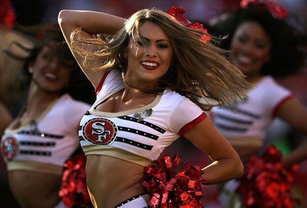 
                <strong>San Francisco 49ers</strong><br>
                Wie schön: Cheerleader-Schönheiten gibt es auch gestreift.
              