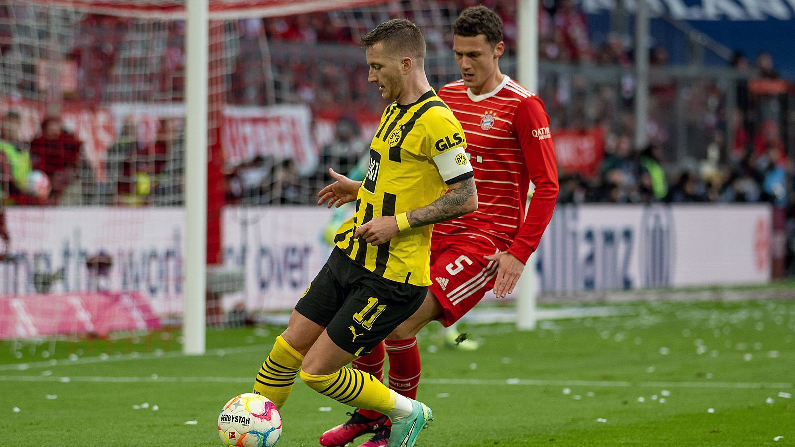 
                <strong>Benjamin Pavard (FC Bayern München)</strong><br>
                Der Franzose konzentriert sich zunächst auf die Defensive, wo er BVB-Kapitän Reus locker in Schach hält. Stößt daher mit zunehmender Spielzeit auch nach vorne, sein Distanzschuss geht knapp vorbei (29.). ran-Note: 3
              