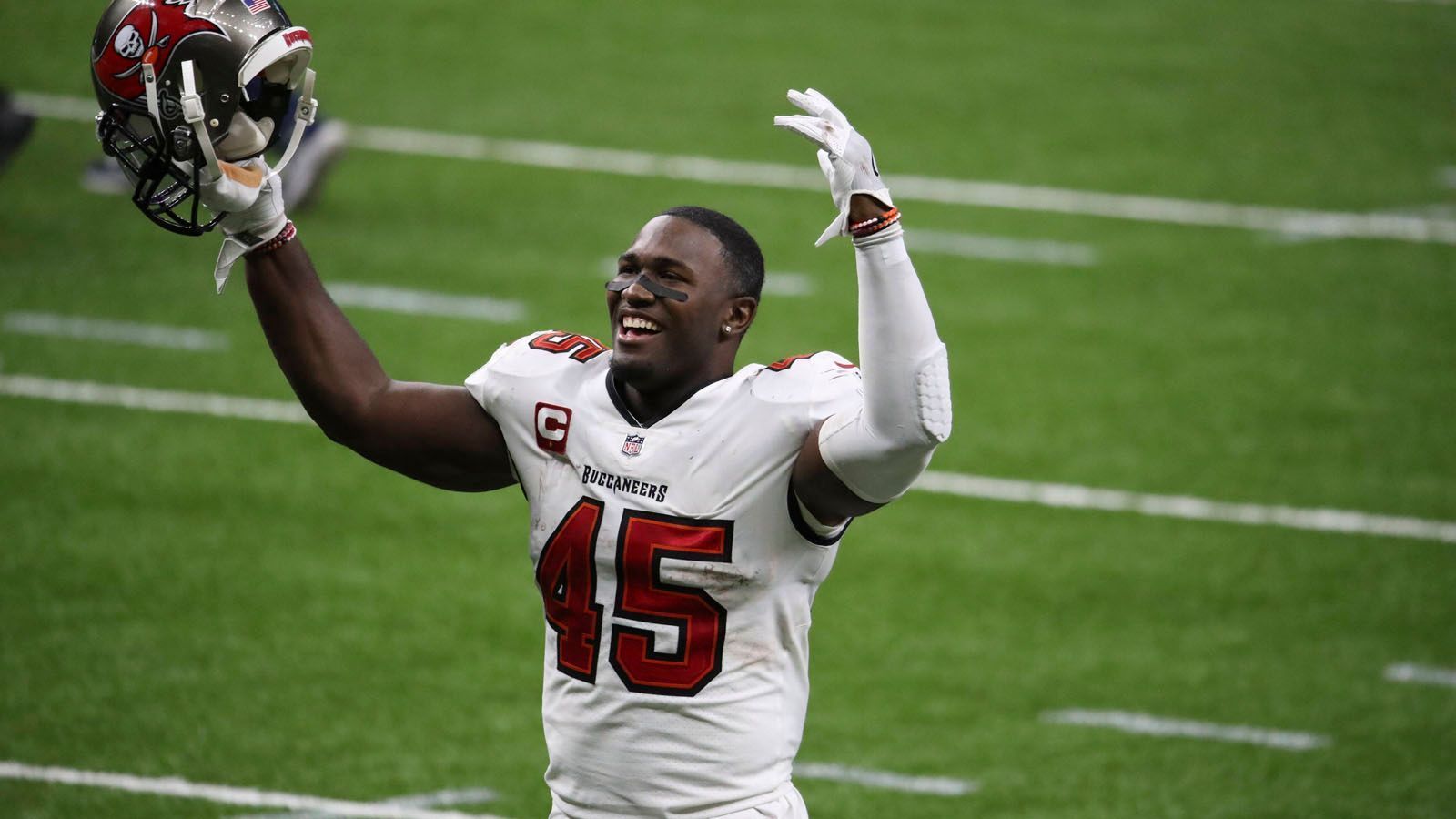 
                <strong>Devin White (Tampa Bay Buccaneers)</strong><br>
                In dieser Saison verdient: 1.917.537 Dollar - Aktueller Vertrag: 29.315.814 Dollar über vier Jahre  - Bisher in der Karriere verdient: 21.753.129 Dollar
              