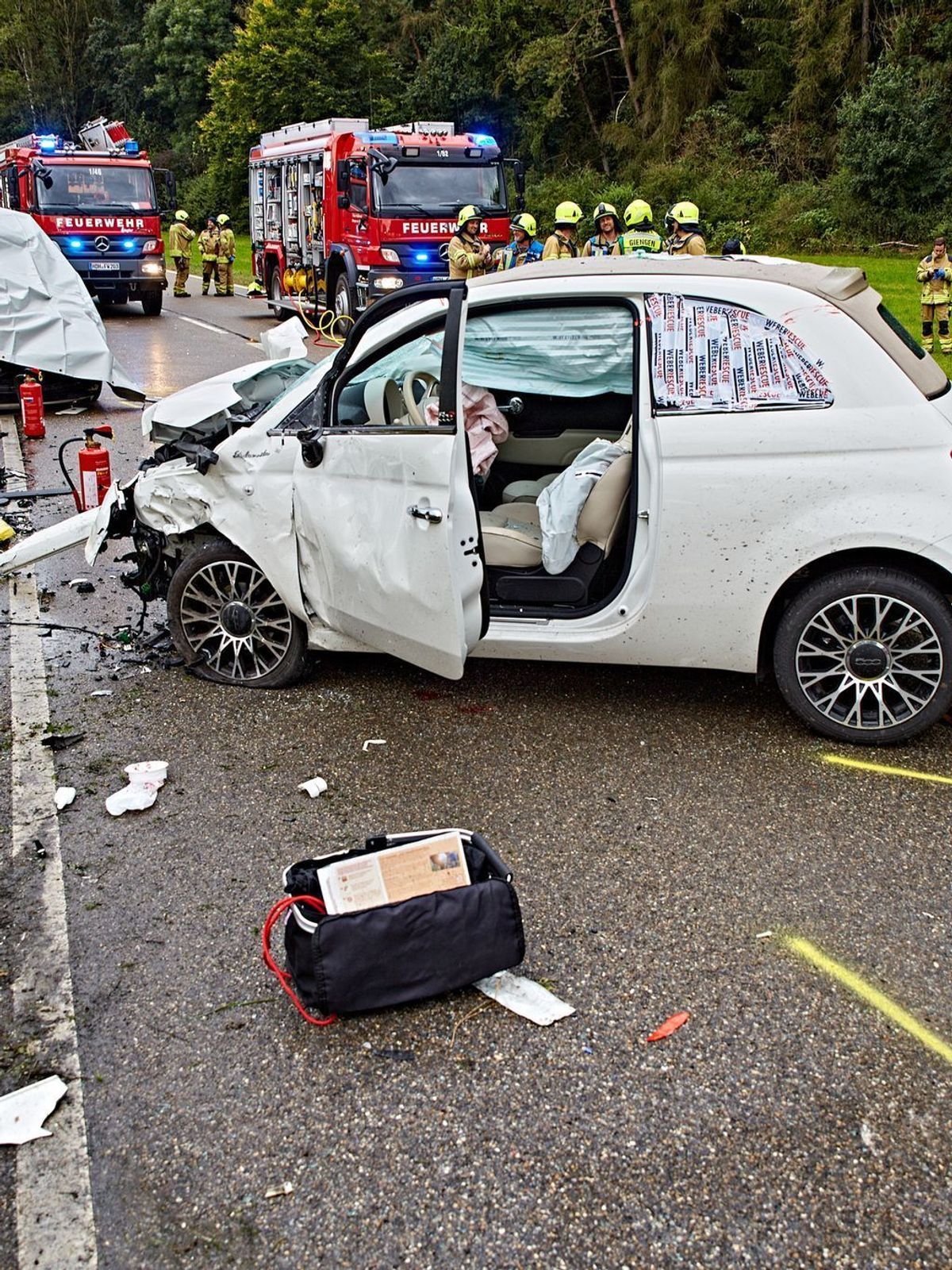 Kontrolle über Auto verloren: Zwei Jugendliche sterben