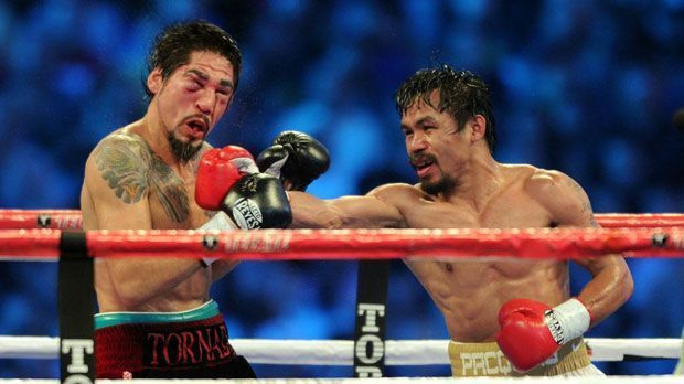 
                <strong>Manny Pacquiao vs Antonio Margarito (2010)</strong><br>
                Statt gegen Mayweather stieg Pacquiao 2010 gegen Antonio Margarito in den Ring. Der Mexikaner war dem Pac Man zwar körperlich deutlich überlegen, hatte gegen die Schnelligkeit und die herausragende Technik des philippinischen Volkshelden jedoch kein Rezept. Pacquiao gewann einstimmig nach Punkten und schrieb Geschichte. Der WM-Titel im Super Weltergewicht war der achte in acht verschiedenen Divisions. Bis heute unerreicht.
              