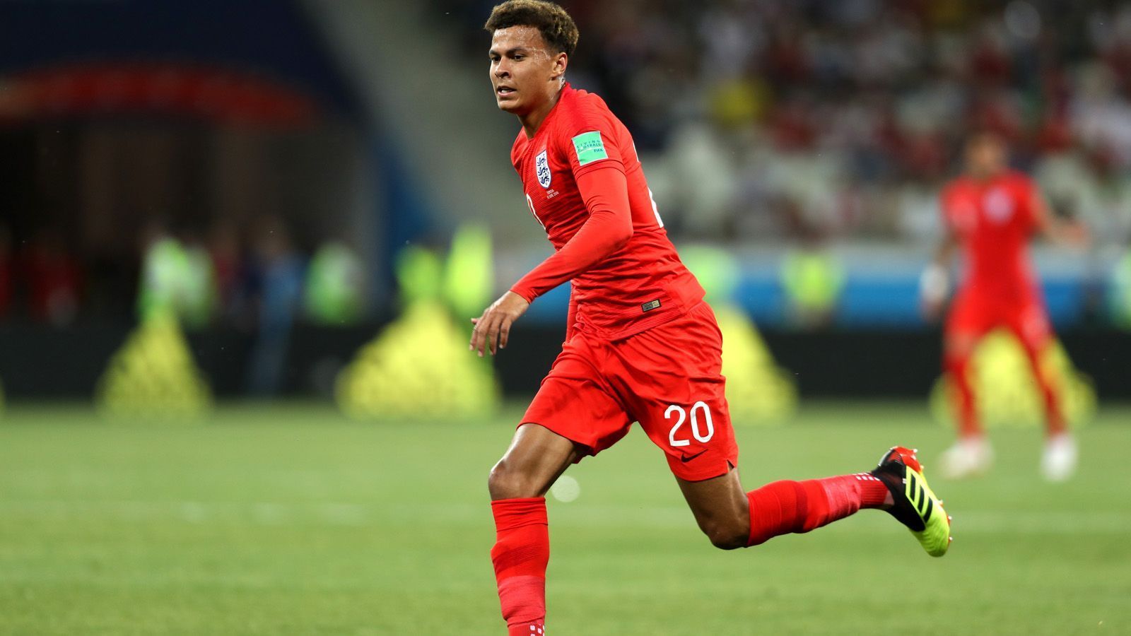 
                <strong>Dele Alli</strong><br>
                Der 22-jährige zentrale Mittelfeldmann ist in der ersten Halbzeit nahezu unsichtbar. Alli bietet sich kaum an und sucht nicht den Weg nach vorne. Das kann er definitiv besser, scheint aber angeschlagen gewesen zu sein. Wird in der 81. Minute ausgewechselt.  ran-Note: 4. 
              