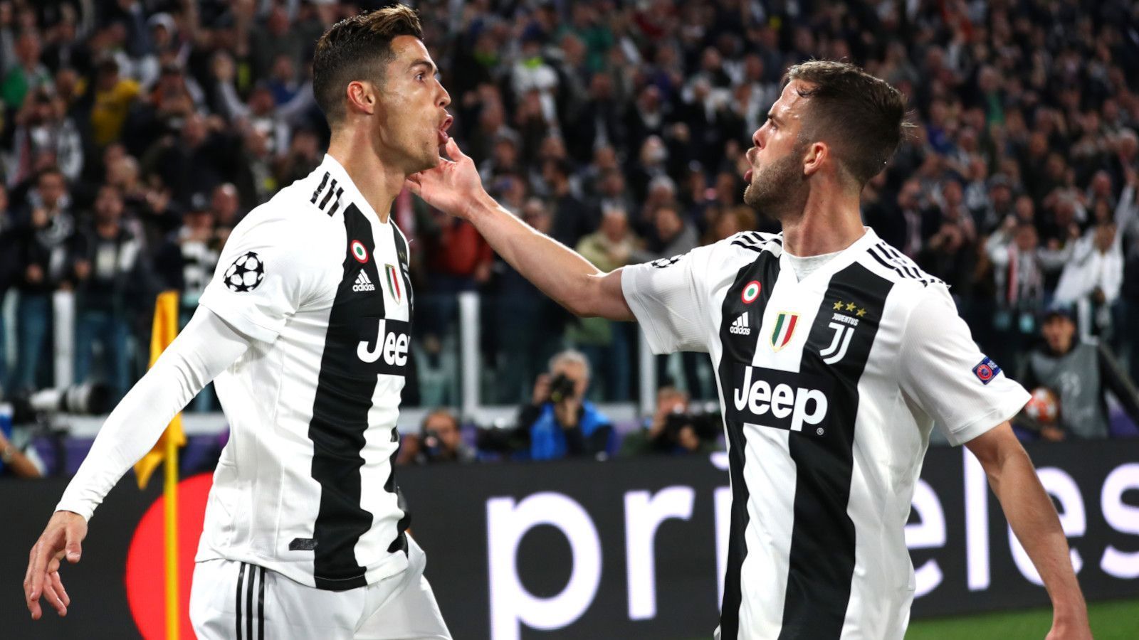 
                <strong>Miralem Pjanic</strong><br>
                Der zweite Beteiligte des großen Tauschdeals zwischen Barca und Juve. Für Arthur ging Pjanic von Turin nach Katalonien und traf damit in umgekehrter Reihenfolge auf die beiden großen Superstars. Beide feierten in der vergangenen Saison nicht die größten Erfolge, werden aber wohl ewig behalten, welche Ehre ihnen zuteil wurde.
              