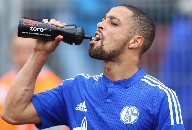 
                <strong>Sidney Sam (Schalke 04)</strong><br>
                Der Neu-Schalker Sidney Sam hat sich eine muskuläre Verletzung an de Wade zugezogen. Ob der schnelle Mittelfeldmann beim Saisonauftakt der Knappen zur Verfügung steht, ist noch nicht klar.
              