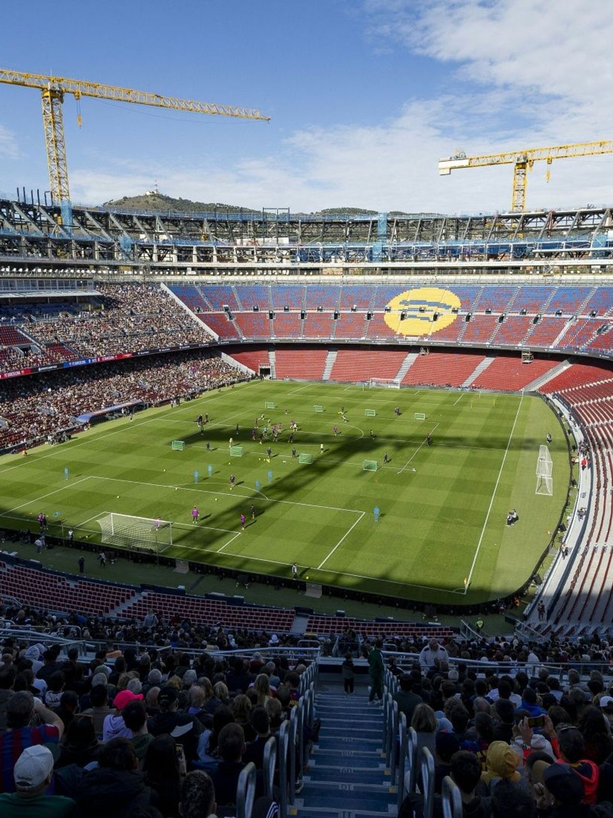 Trainiert hat Barca schon im neuen Camp Nou