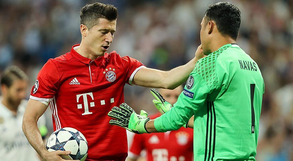 
                <strong>Robert Lewandowski</strong><br>
                In der Anfangsphase präsent, dann jedoch von Minute zu Minute unauffälliger. Dafür zeigt er sich vom Punkt eiskalt und erzielt das wichtige 1:0 für die Bayern eiskalt vom Punkt. In der 88. Minute nimmt ihn Ancelotti überraschend vom Platz. ran-Note: 3
              