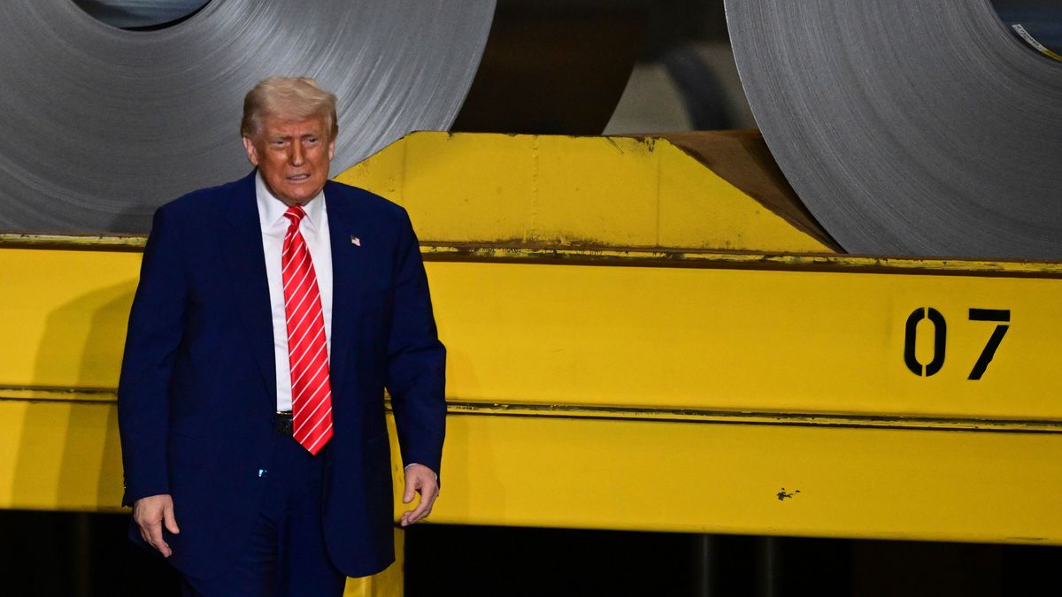 Die Zollpolitik von Donald Trump ist höchst umstritten - und auch die USA profitieren kaum davon. 