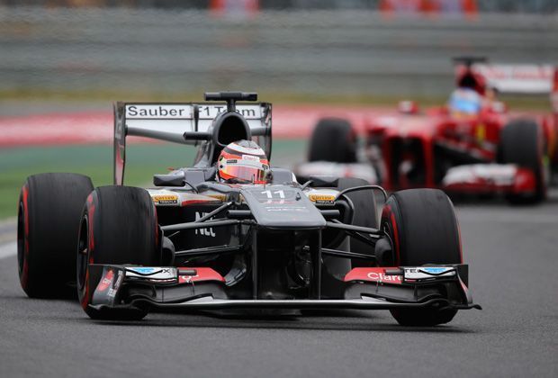 
                <strong>Starker Hülk</strong><br>
                Sauber-Pilot Nico Hülkenberg zeigt erneut ein ganz starkes Rennen und empfiehlt sich weiter für ein Cockpit im nächsten Jahr. Der 26-Jährige lässt unter anderem Lewis Hamilton und Fernando Alonso hinter sich und landet auf Platz vier
              