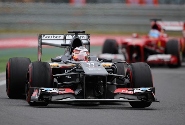 
                <strong>Starker Hülk</strong><br>
                Sauber-Pilot Nico Hülkenberg zeigt erneut ein ganz starkes Rennen und empfiehlt sich weiter für ein Cockpit im nächsten Jahr. Der 26-Jährige lässt unter anderem Lewis Hamilton und Fernando Alonso hinter sich und landet auf Platz vier
              