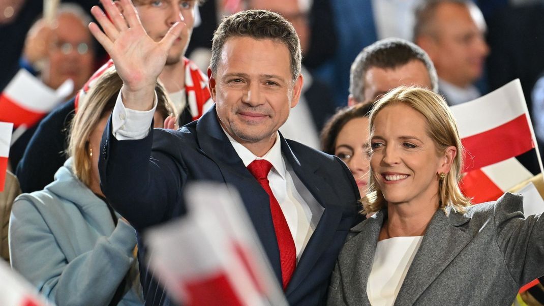 Der Proeuropäer Trzaskowski (Bild) muss sich bei der Präsidentenwahl gegen seinen nationalkonservativen Kontrahenten Nawrocki durchsetzen.
