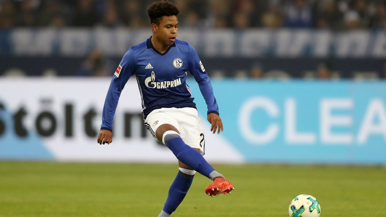 
                <strong>Weston McKennie (FC Schalke 04)</strong><br>
                Position: Zentraler MittelfeldspielerAlter: 19 JahreNationalität: USA
              