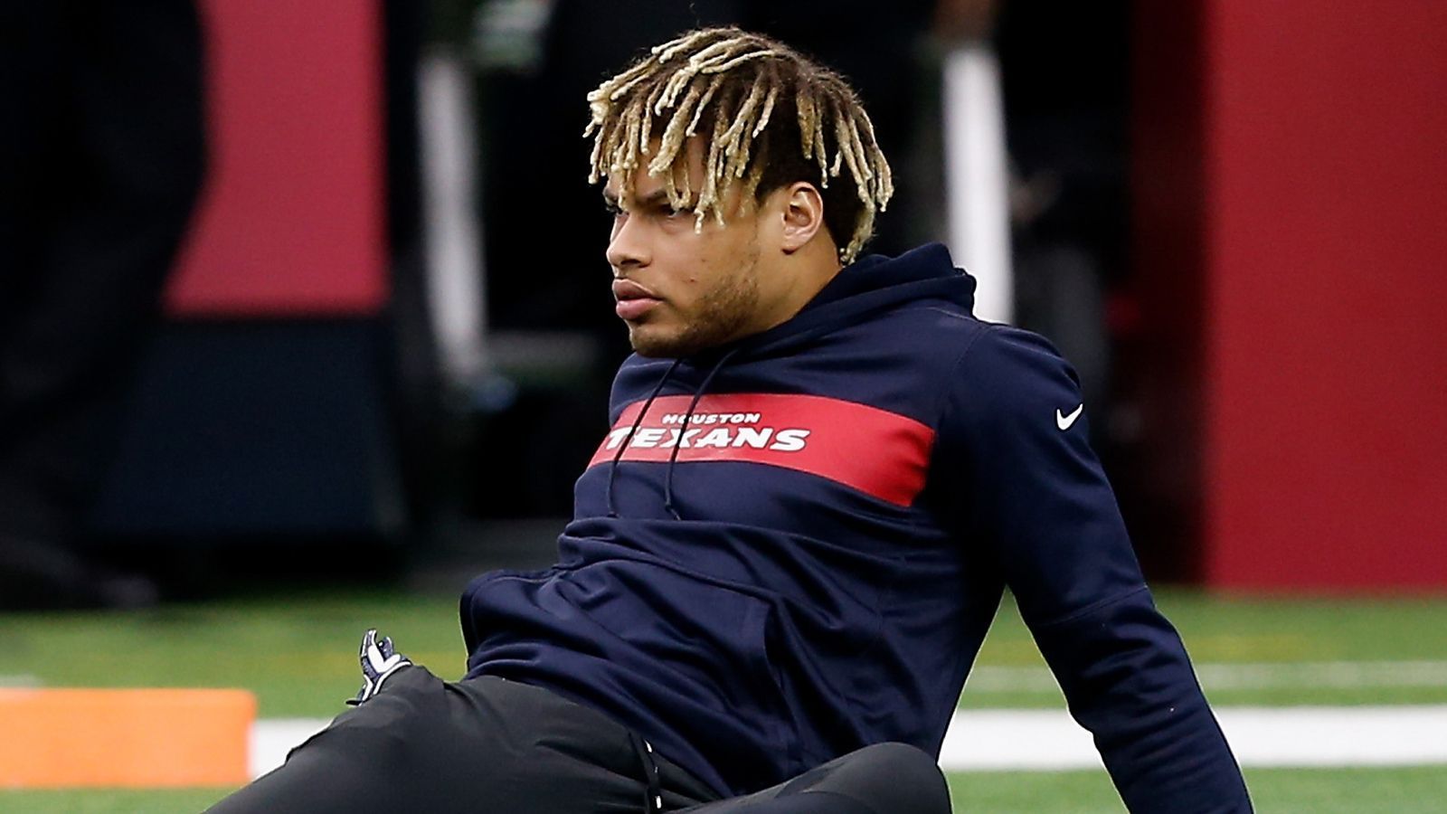 
                <strong>Tyrann Mathieu</strong><br>
                Sehr schön ist auch die Frisur bei Tyrann Mathieu. Unten schwarz und oben Blonde Dreads. Der Safety verbrachte die letzte Saison bei den Texans, wechselte dann aber zu den Chiefs.
              