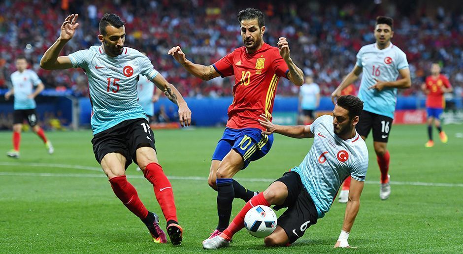 
                <strong>Cesc Fabregas</strong><br>
                Cesc Fabregas: Zeigte eine durchschnittliche Leistung, ohne groß zu glänzen. War an der Vorbereitung zum 2:0 beteiligt. Wurde in der 71. Minute durch Koke ersetzt. ran-Note 3
              